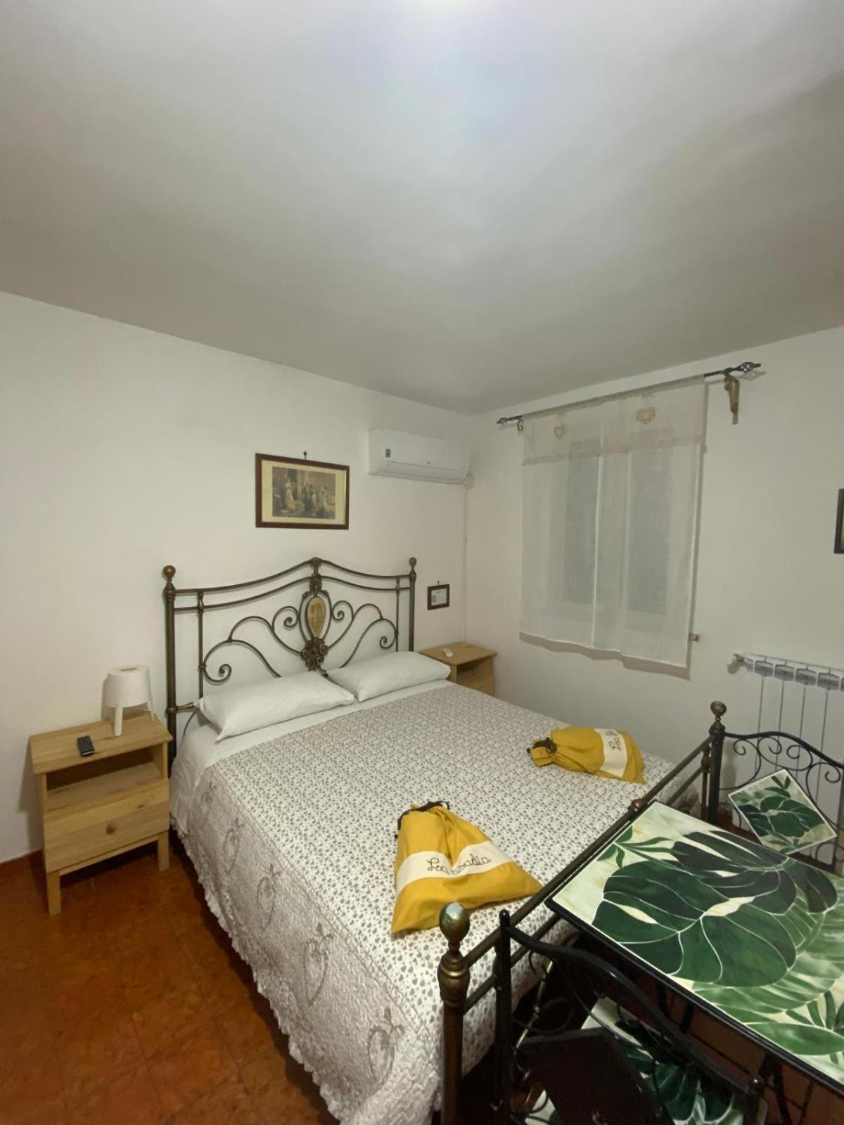La Badia Hotel Messina Ruang foto